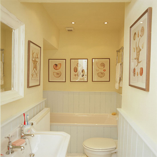 Small yellow bathroom | Bathroom idea | Yellow walls | Image ...