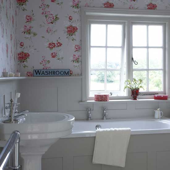 Small floral bathroom Small floral-print bathroom | Small bathroom design ideas | Bathroom decorating ideas | Bathroom storage | PHOTO GALLERY | Housetohome