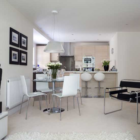 Modern neutral kitchen-diner | Family kitchen diners | dining furniture | Kitchen | PHOTO GALLERY | 25 Beautiful Homes | Housetohome