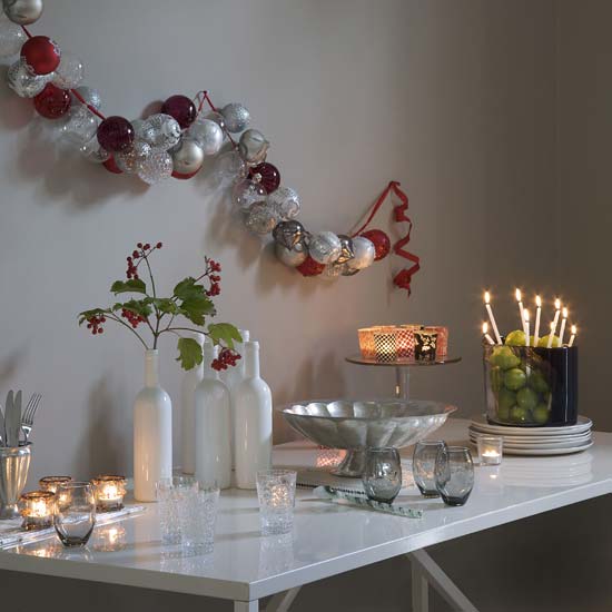 Modern bauble garland High-impact, low-effort Christmas decorating | Christmas decorating ideas | Christmas | PHOTO GALLERY | Housetohome.co.uk