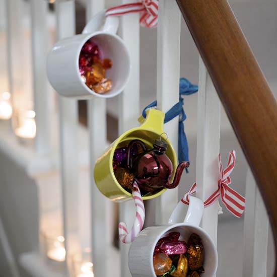 Christmas treats in ribbon-hung mugs High-impact, low-effort Christmas decorating | Christmas decorating ideas | Christmas | PHOTO GALLERY | Livingetc