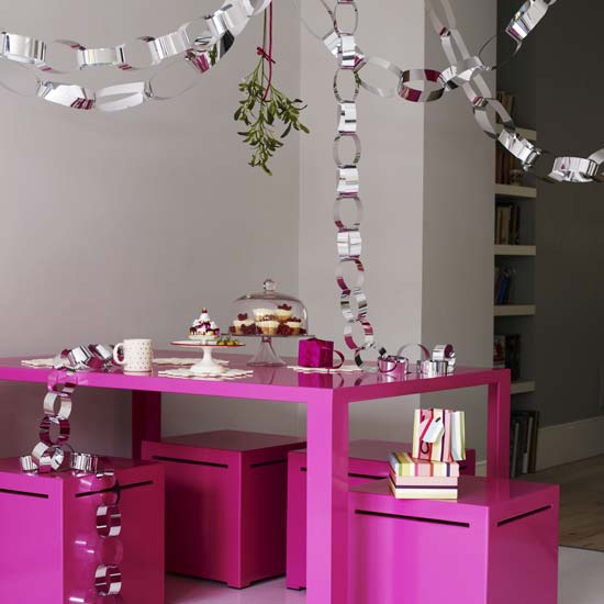 Paper chain Christmas decorations | Modern Christmas decorating ideas | Christmas decorating ideas | Christmas decorations | PHOTO GALLERY | Housetohome.co.uk