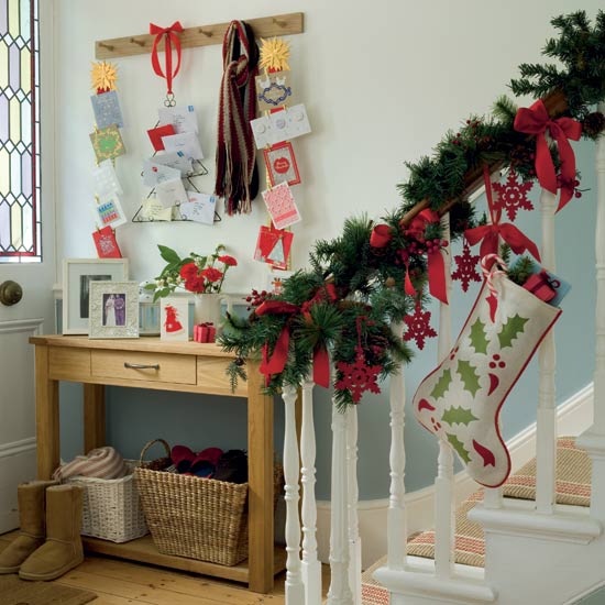 Go for traditional Christmas trimmings | How to decorate your hallway for Christmas | Christmas decorating ideas | PHOTO GALLERY | Housetohome