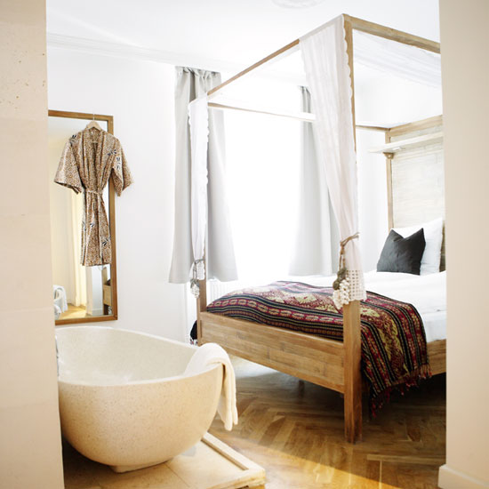 Install a bathtub Install a bathtub | Hotel-style bedroom | Freestanding bath | Bedroom | Bedroom decorating ideas | PHOTO GALLERY | Housetohome.co.uk