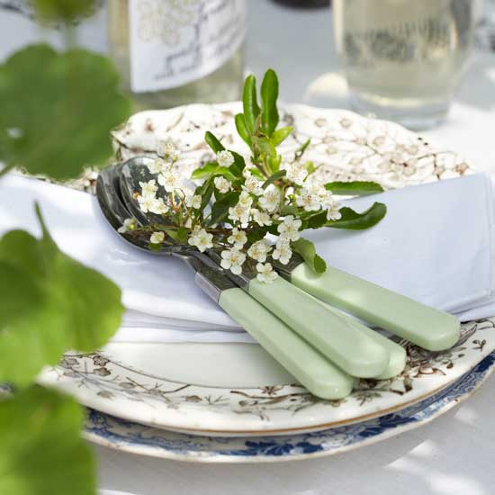 Vintage decorative tableware | Garden idea | Country garden | PHOTO GALLERY | Housetohome.co.uk