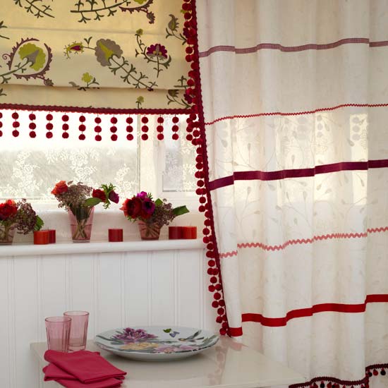 Folk curtain trims