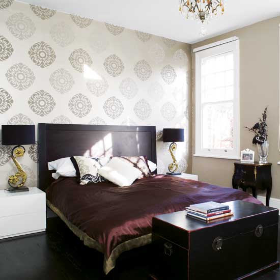 Hotel-chic bedroom | Bedroom designs | Statement wallpaper ...