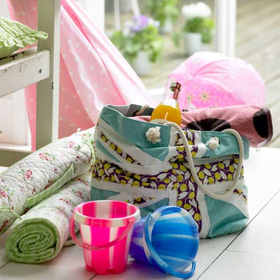 Organise a carry-all beach bag | Summer holidays with the kids | Kid's games | PHOTO GALLERY | Housetohome.co.uk