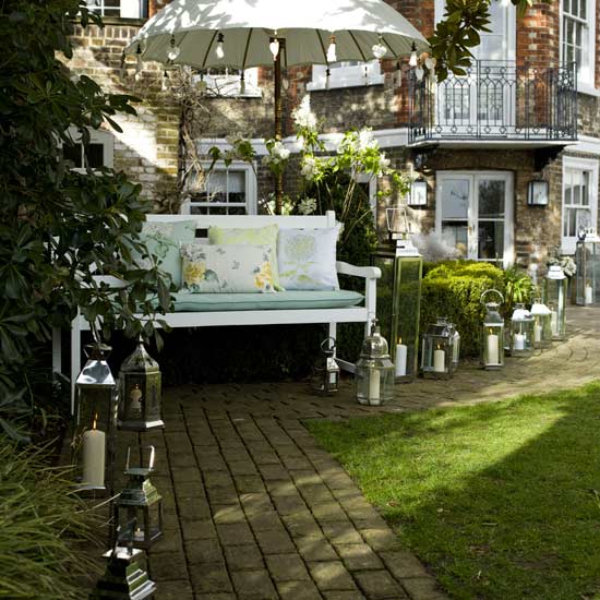 Create an ambient pathway Create an ambient pathway | Garden party ideas | Outdoor dining | Garden decoration | PHOTO GALLERY