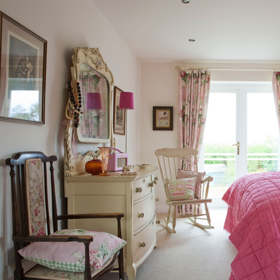 Victorian manor - take a look around this country-style home