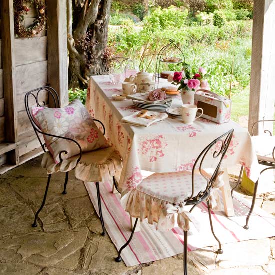 Alfresco country dining