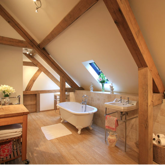 Attic bathroom with beams | Attic bathroom | Bathroom | PHOTO GALLERY | Housetohome.co.uk