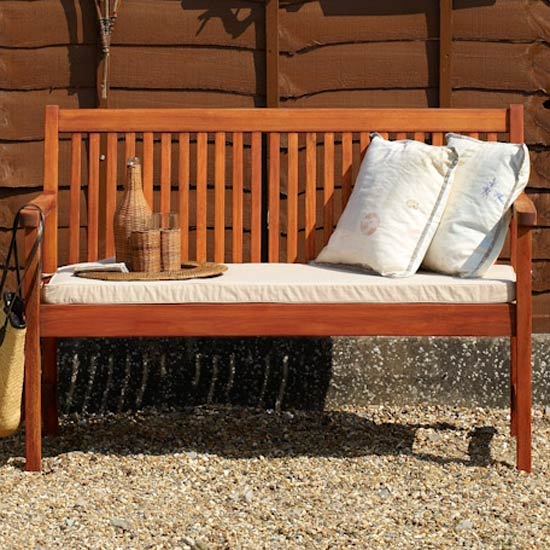 Follow our top tips for protecting your garden furniture over the winter