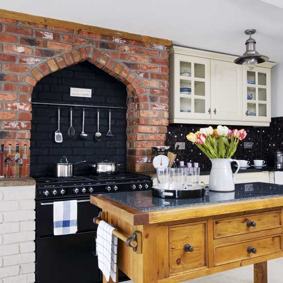 Country kitchen island | Country kitchens | Kitchen design | PHOTO GALLERY | Housetohome.co.uk