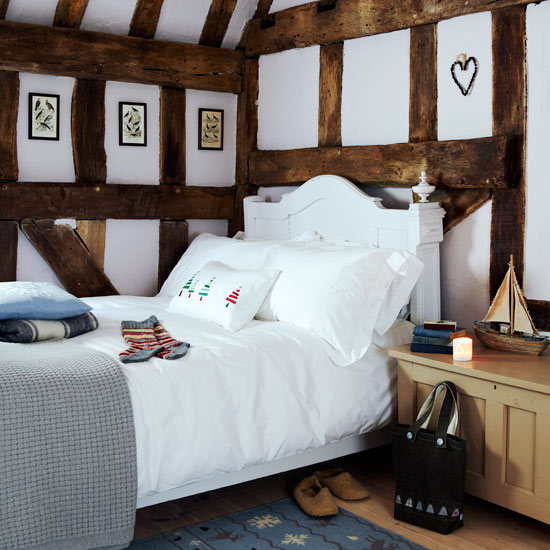 Bedroom Christmas country cottage | Christmas decorating ideas | PHOTO GALLERY | Housetohome.co.uk