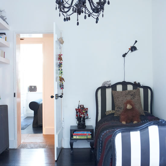Get with the upcyling trend Bedroom headboard | Decorating ideas | Weekend decorating projects | PHOTO GALLERY | housetohome.co.uk