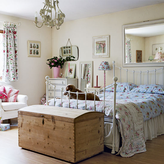 bedroom - Vintage country home - country decorating ideas - decorating inspiration - image - housetohome.co.uk