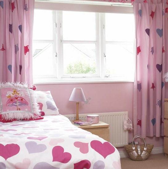Pretty hearts bedroom for girly girls 