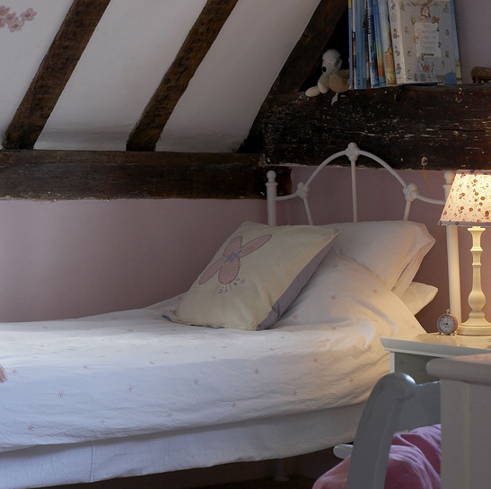 Child's attic bedroom | Girls' bedroom ideas | Children's bedrooms | PHOTO GALLERY | Housetohome.co.uk