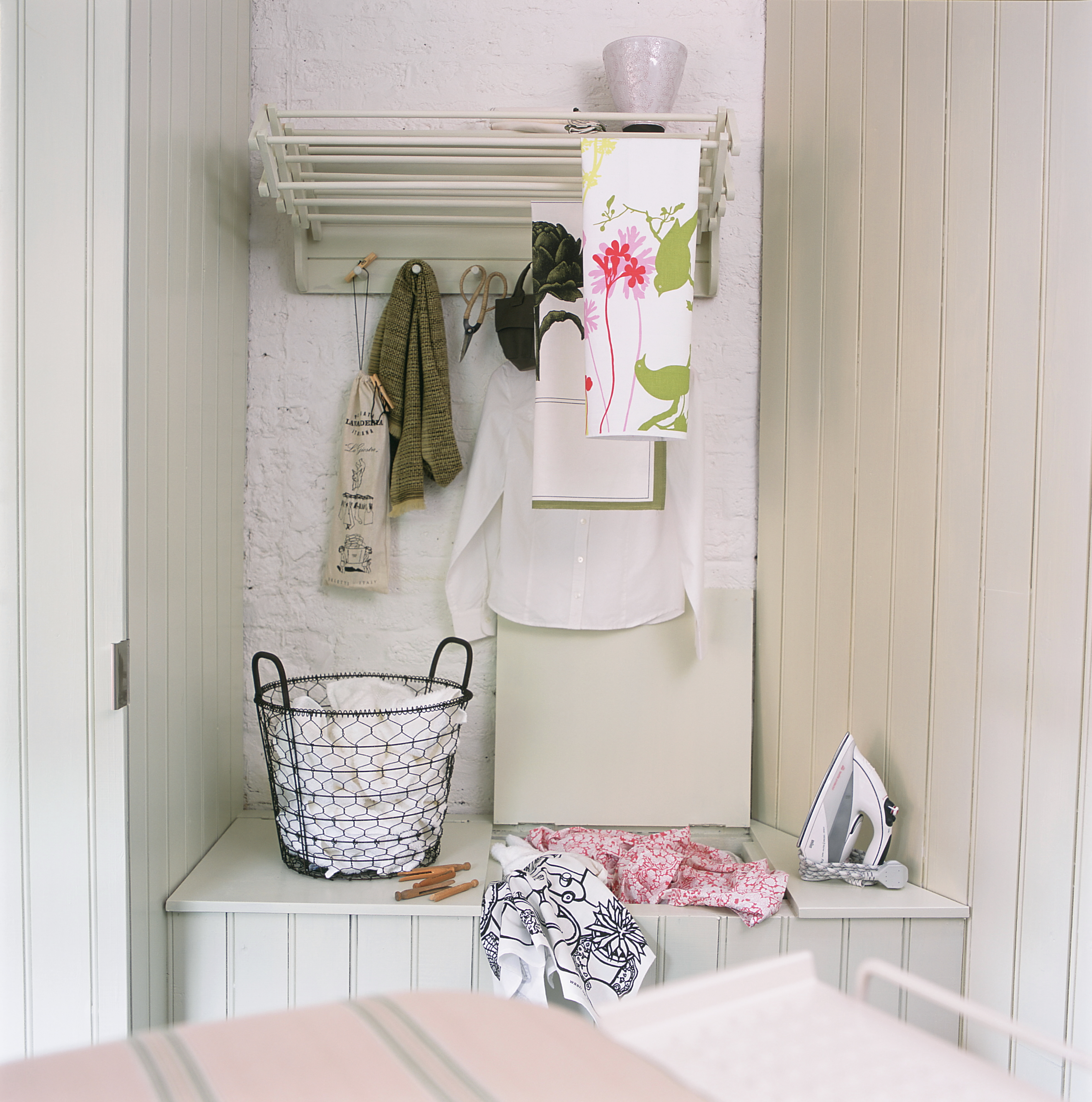 Vintage-style laundry room | Utility rooms | laundry room design ideas | PHOTO GALLERY