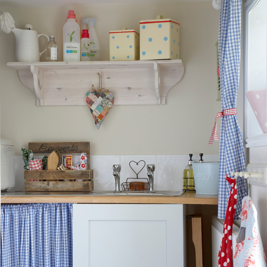 Country-style laundry room | Utility rooms | laundry room design ideas | PHOTO GALLERY
