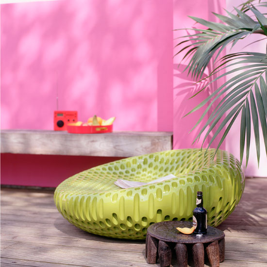 Team a bright wall with zingy accessories | Be inspired by acid-bright interiors | Garden ideas | PHOTO GALLERY | Housetohome