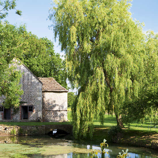 Classic country garden