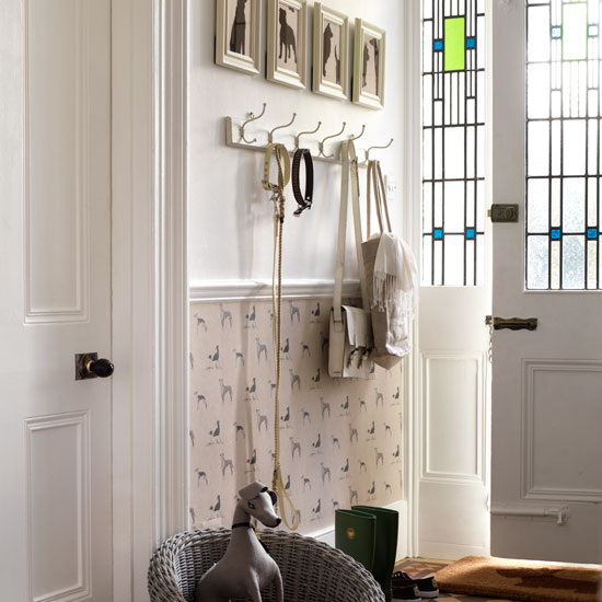 Dog-themed hallway | Hallway decorating ideas | Wallpaper ...