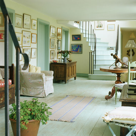 Hallway with picture gallery | Country hallways | Decorating ideas for hallways | PHOTO GALLERY | Housetohome