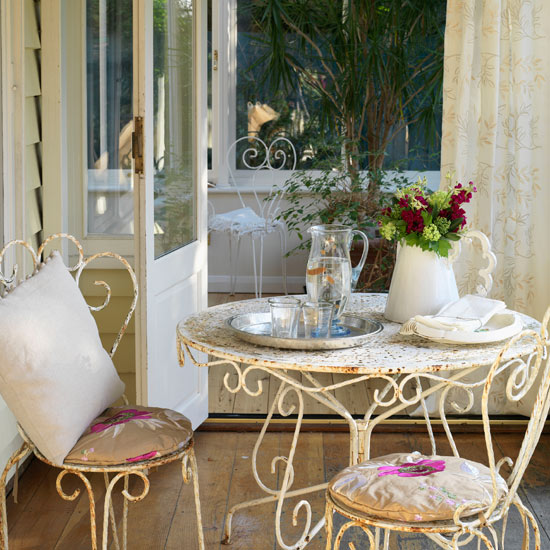 Compact conservatory with table | Country conservatories | Conservatory design ideas | PHOTO GALLERY | Housetohome