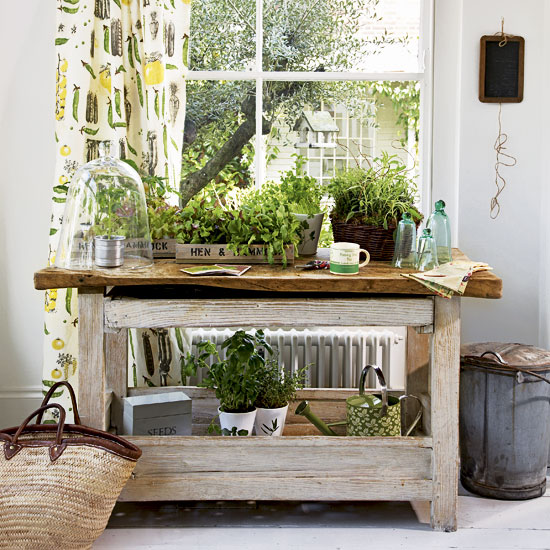 Garden work bench