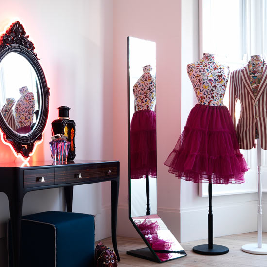 Dramatic dressing area | Bedroom ideas for teenage girls | Decorating ideas for girls rooms | PHOTO GALLERY | Housetohome