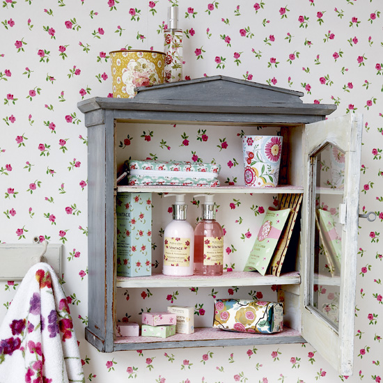 Vintage bathroom unit