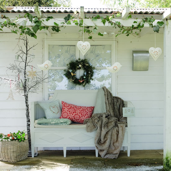Create a festive outdoor space Create a festive outdoor space | Country Christmas decorating ideas | Christmas decorating ideas | Christmas decorations | PHOTO GALLERY | Country Homes & Interiors Housetohome