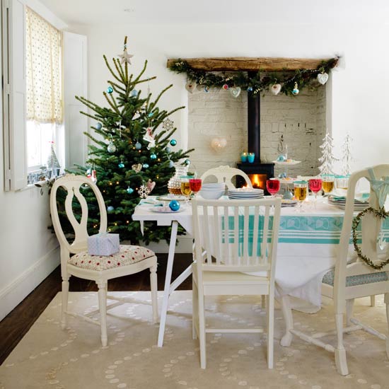 Mix and match furniture | Country Christmas decorating ideas | Christmas decorating ideas | Christmas decorations | PHOTO GALLERY | Country Homes & Interiors Housetohome