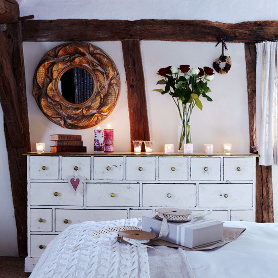 Decorate with candles Decorate with candles | Country Christmas decorating ideas | Christmas decorating ideas | Christmas decorations | PHOTO GALLERY | Country Homes & Interiors Housetohome