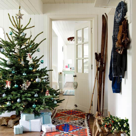 Opt for a bold runner | Country Christmas decorating ideas | Christmas decorating ideas | Christmas decorations | PHOTO GALLERY | Country Homes & Interiors Housetohome