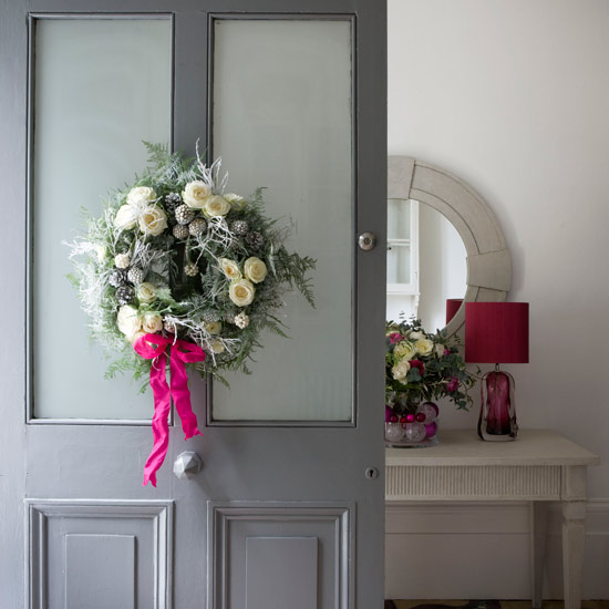 How to decorate your hallway for Christmas