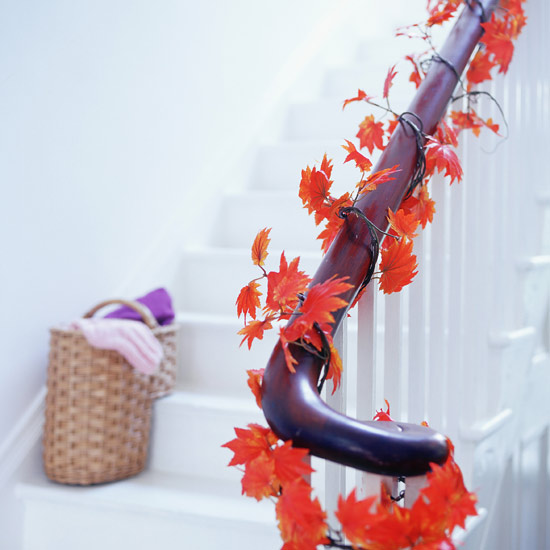 Decorate with autumnal leaves | How to decorate your hallway for Christmas | Christmas decorating ideas | PHOTO GALLERY | Housetohome