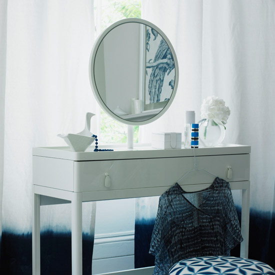 From dressing tables to hallways, bathrooms to bedrooms - keep your mirrors gleaming
