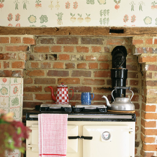 Rustic kitchen with fruit and vegetable print wallpaper | Kitchen wallpaper ideas | Kitchen wallpaper | PHOTO GALLERY