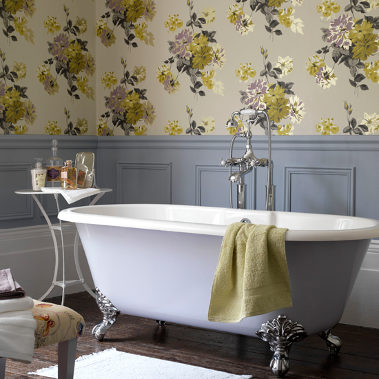 Country floral wallpaper | Bathroom wallpaper | bathroom decorating ideas| bathroom | decorating ideas | PHOTO GALLERY | housetohome