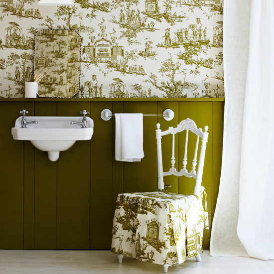 Green and white wallpaper | Bathroom wallpaper | bathroom decorating ideas| bathroom | decorating ideas | PHOTO GALLERY | housetohome
