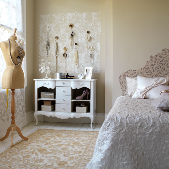 Vintage-style bedroom | Feminine bedrooms | Tailor's dummy | Image | Housetohome