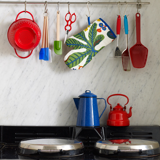 Brightly coloured utensils Brightly coloured utensils | Colourful kitchen furniture and accessories | Kitchen ideas | Kitchen furniture | Kitchen accessories | PHOTO GALLERY | Homes & Gardens on Housetohome