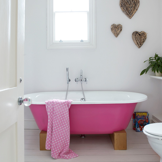 Make your bath stand out Make your bath stand out | Add colour to your bathroom | Easy bathroom ideas | Bathroom | PHOTO GALLERY | Housetohome