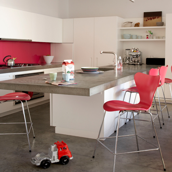 Make a statement in the kitchen Make a statement in the kitchen | Kitchen design tips from top interior designers | Kitchen design ideas | PHOTO GALLERY | Homes & Gardens | Housetohome