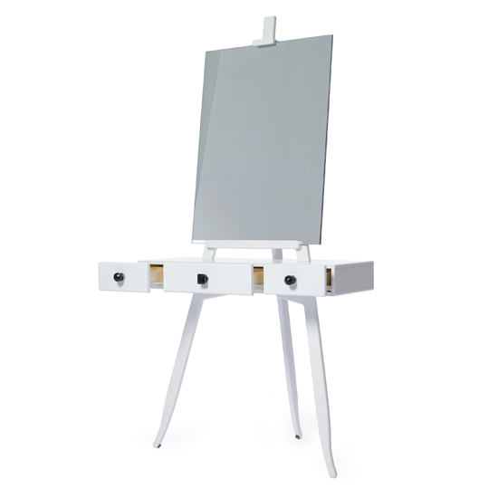 Pearl make-up mirror from Nest