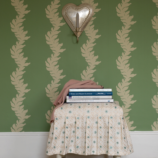 Choose feminine frills Handmade pleated stool cover | Scandinavian-style decorating ideas | Decorating ideas | PHOTO GALLERY