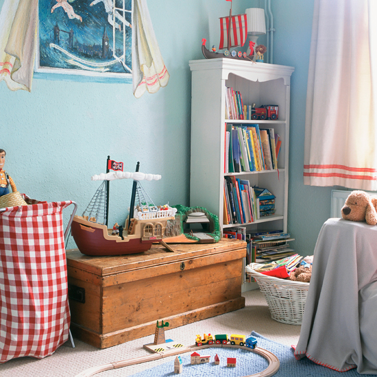 Neat ways to store bedlinen | Bedlinen chest | Children's wooden storage | Children's room storage ideas | Childrens bedroom | Storage | PHOTO GALLERY | Housetohome